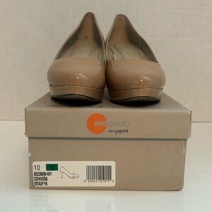 Easy Spirit patent leather upper heels.